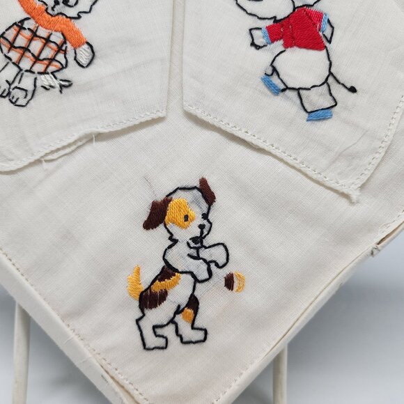 Vintage Children's Handkerchief Set With Embroidered Animals Cat Dog & Elephant - Picture 2 of 10